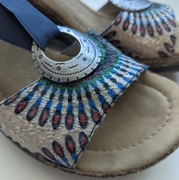 Beautiful Riekers Wedges - Picture 5 of 5